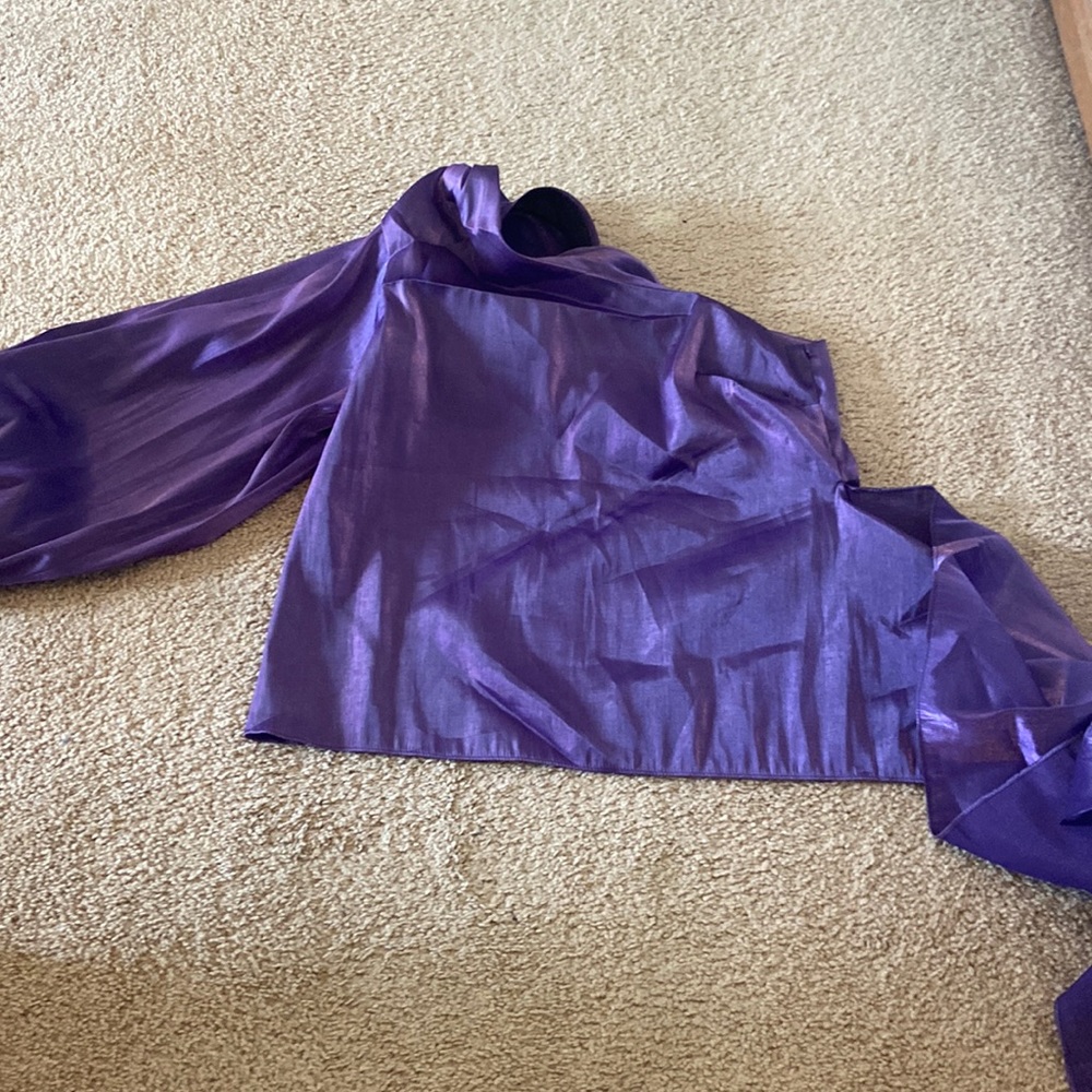 Half shoulder with tie on side